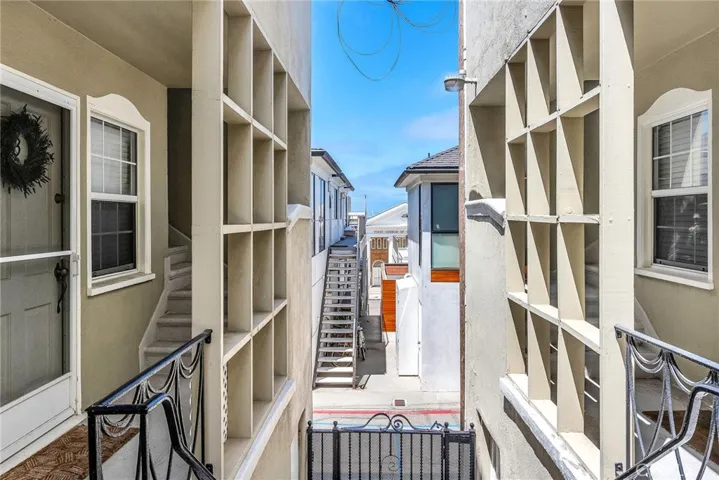 1535 Monterey Boulevard, Hermosa Beach, California 90254