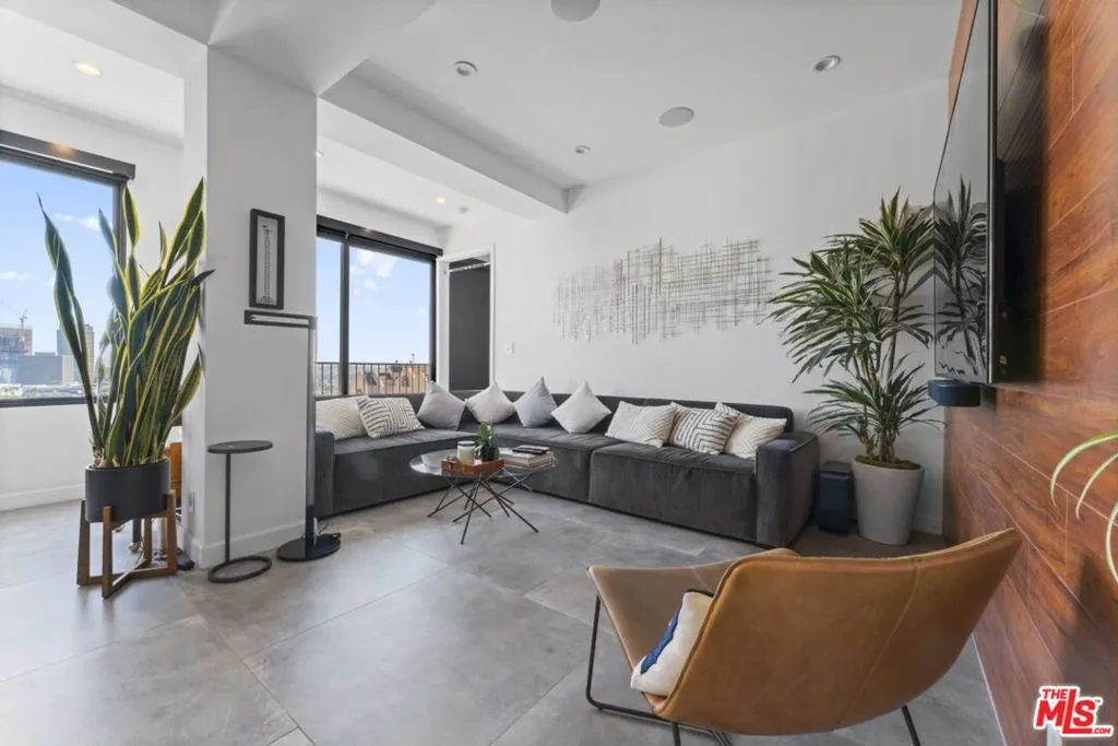 10501 Wilshire Boulevard 1905, Los Angeles, California 90024 home-pic-0