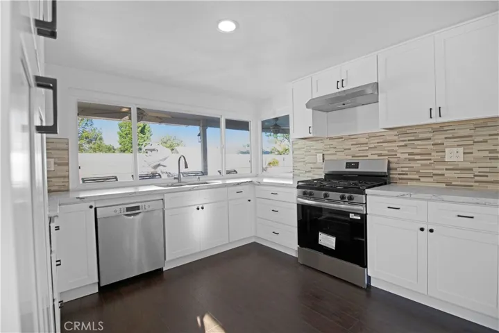 Brand New Kitchen overlooking back yard