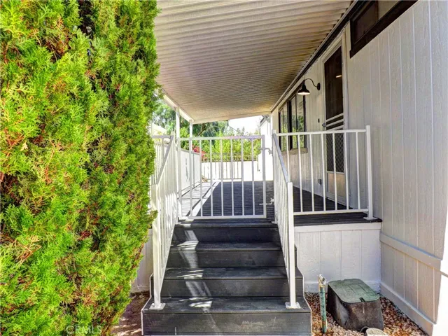 Steps leading to front door and porch