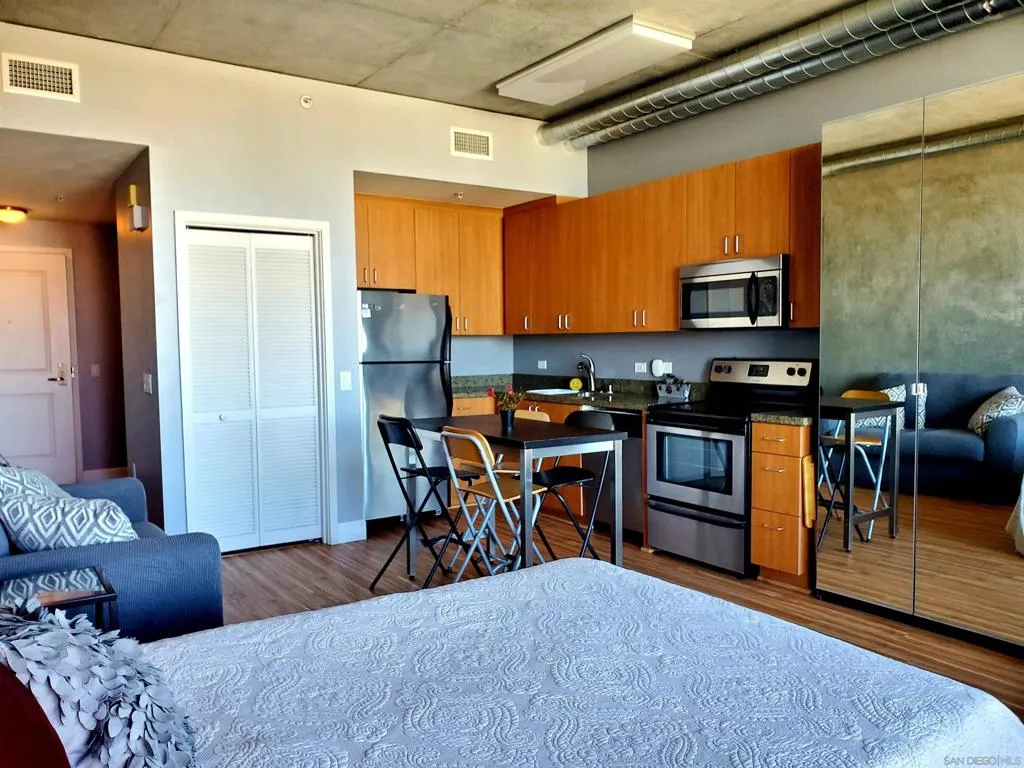 1080 Park Blvd 1612, San Diego, California 92101 home-pic-2