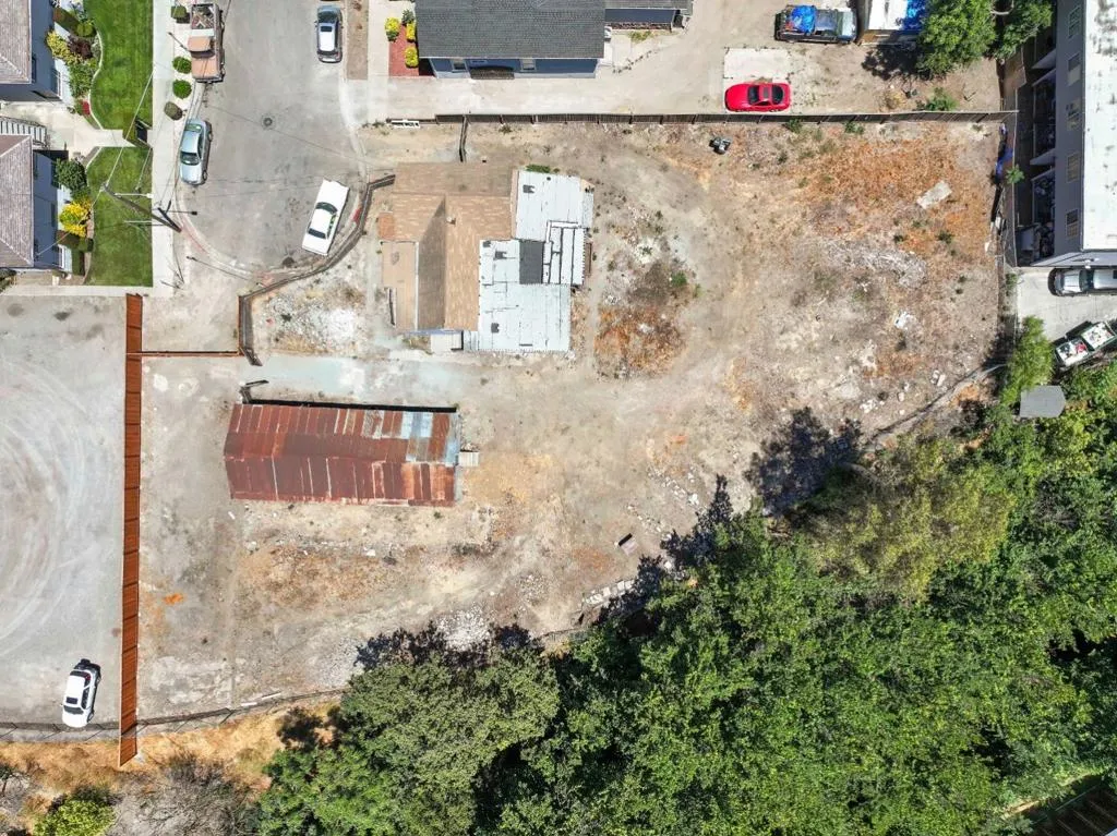 850 Calhoun Street, San Jose, California 95116 home-pic-25