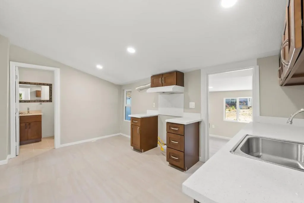 850 Calhoun Street, San Jose, California 95116 home-pic-19