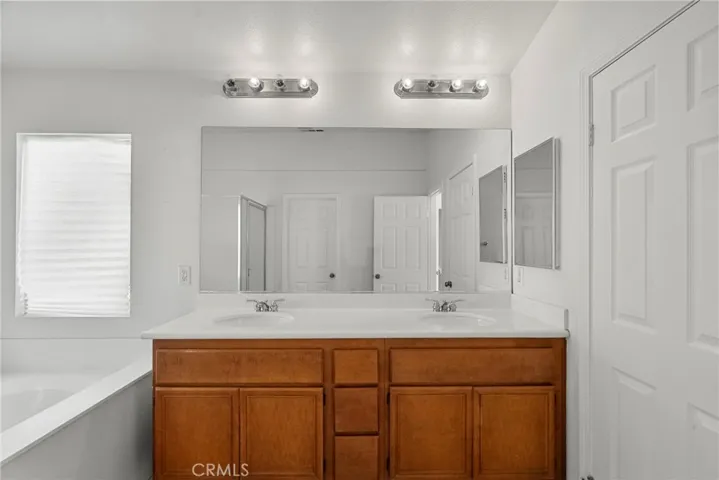 19316 Sidani Lane, Saugus, California 91350