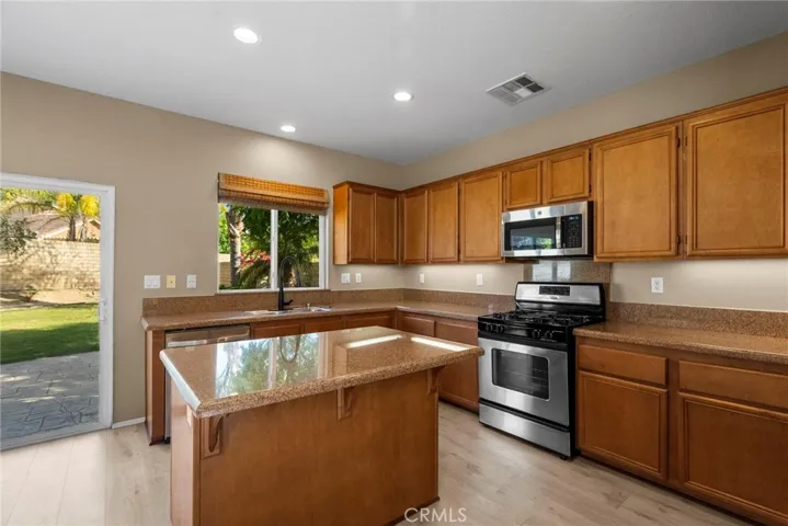 19316 Sidani Lane, Saugus, California 91350