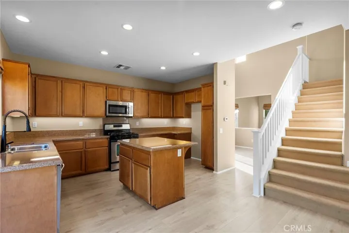 19316 Sidani Lane, Saugus, California 91350