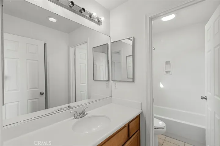 19316 Sidani Lane, Saugus, California 91350
