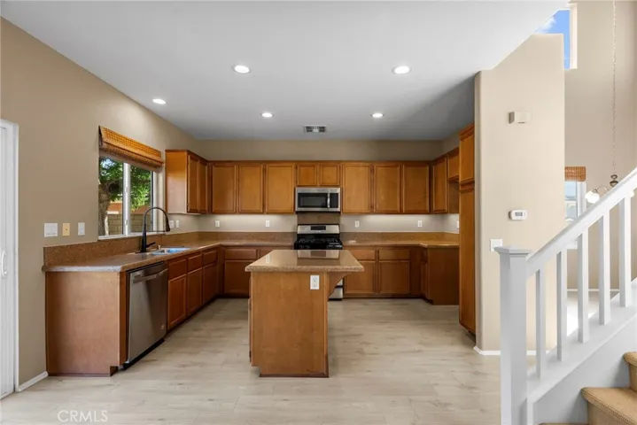 19316 Sidani Lane, Saugus, California 91350