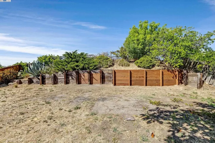 2555 Pine St, Martinez, California 94553