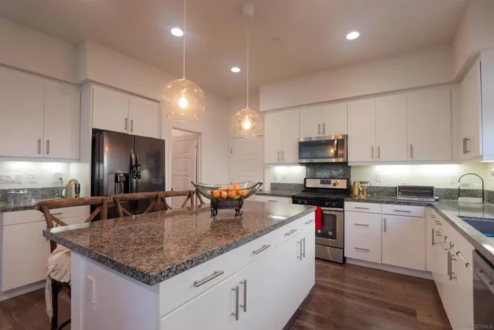 126 Cadence, Irvine, California 92618