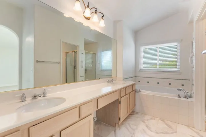 407 Debra Ann Drive, Fallbrook, California 92028