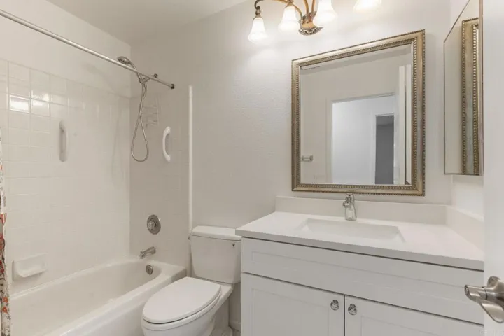 407 Debra Ann Drive, Fallbrook, California 92028