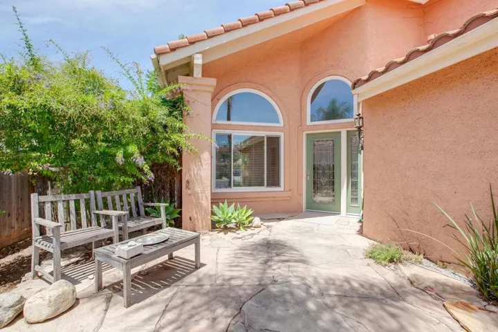 407 Debra Ann Drive, Fallbrook, California 92028