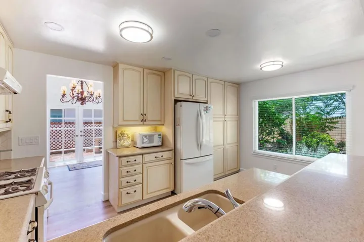 407 Debra Ann Drive, Fallbrook, California 92028