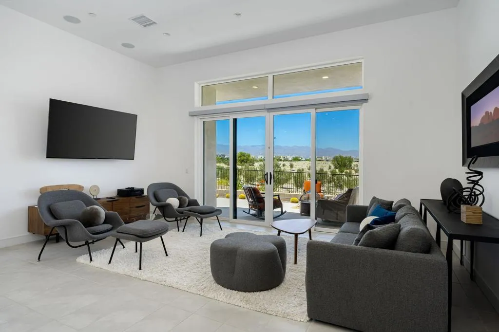 584 Fountain Drive, Palm Springs, California 92262 home-pic-11