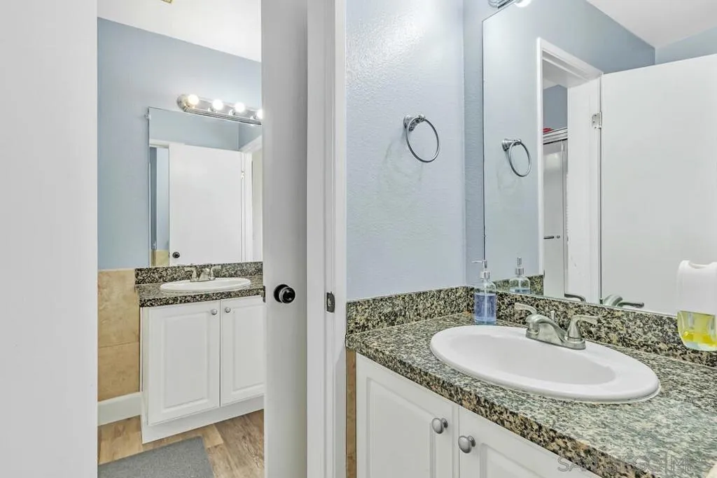 17195 W Bernardo Dr 206, San Diego, California 92127 home-pic-20