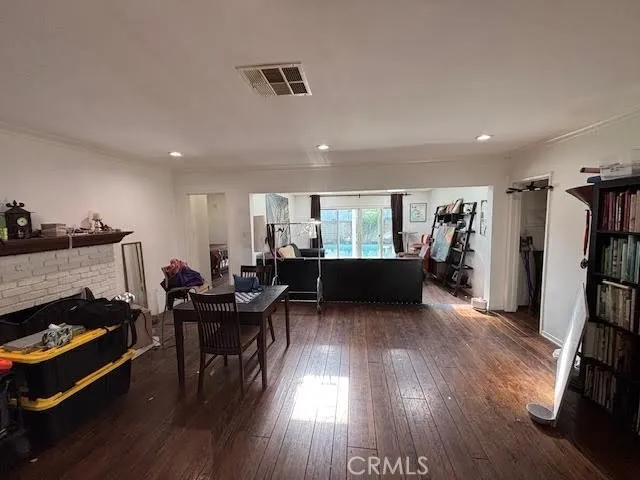 13600 Sylvan Street, Valley Glen, California 91401 home-pic-3