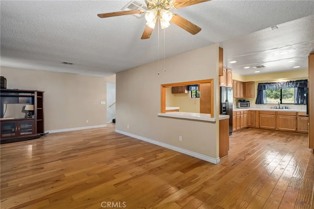 39828 San Francisquito Canyon Road, Green Valley, California 91390 home-pic-9
