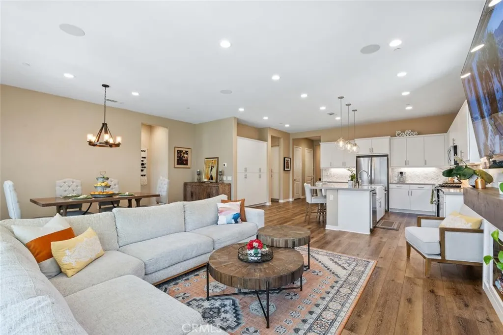 28816 Sedge Lane, Saugus, California 91350 home-pic-12