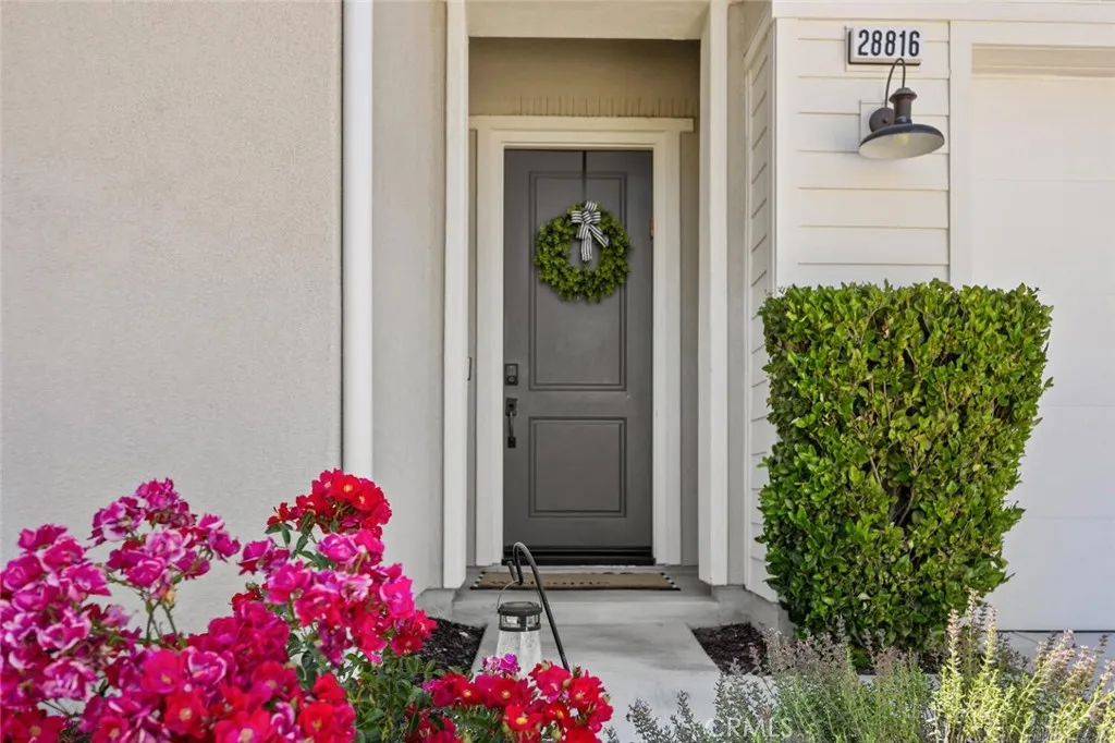 28816 Sedge Lane, Saugus, California 91350 home-pic-4
