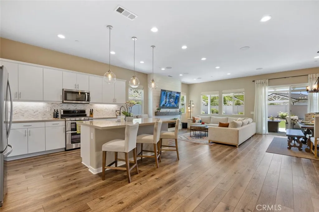 28816 Sedge Lane, Saugus, California 91350 home-pic-10