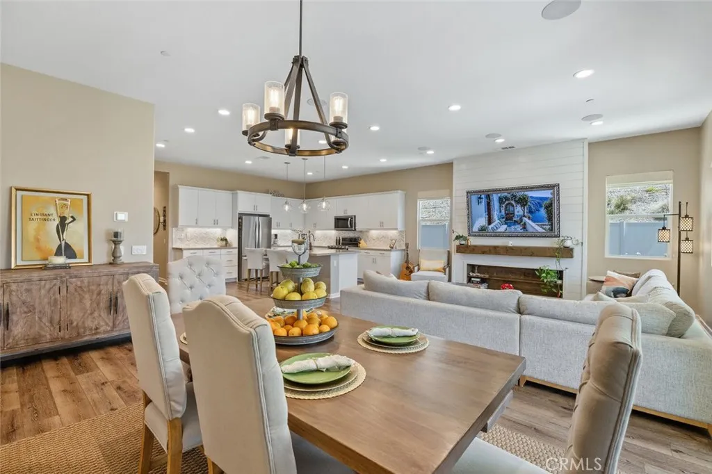 28816 Sedge Lane, Saugus, California 91350 home-pic-18
