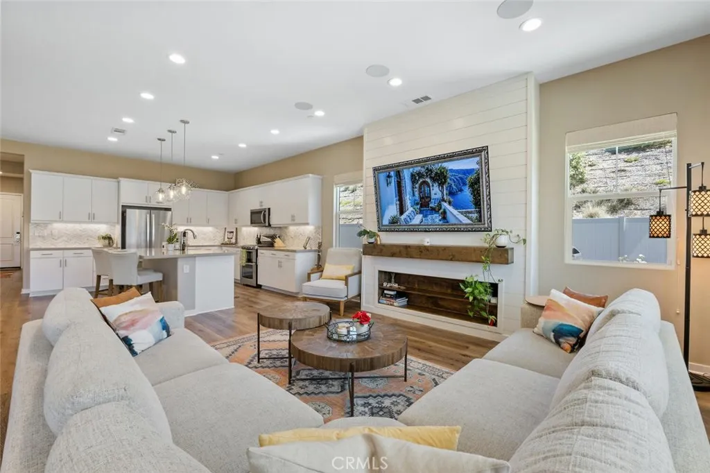 28816 Sedge Lane, Saugus, California 91350 home-pic-14