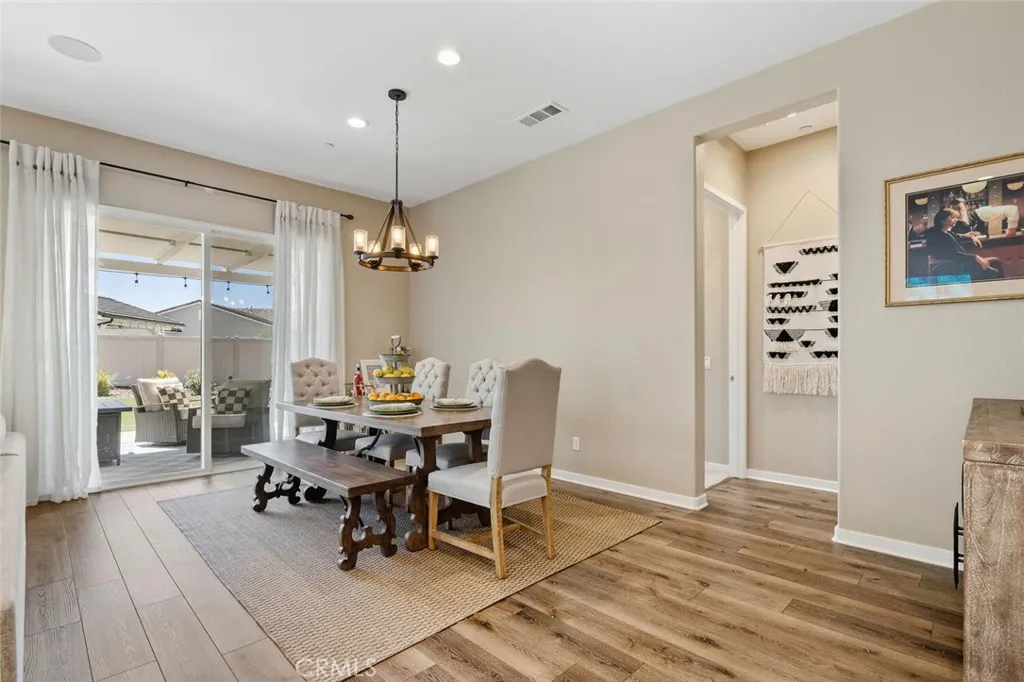 28816 Sedge Lane, Saugus, California 91350 home-pic-17