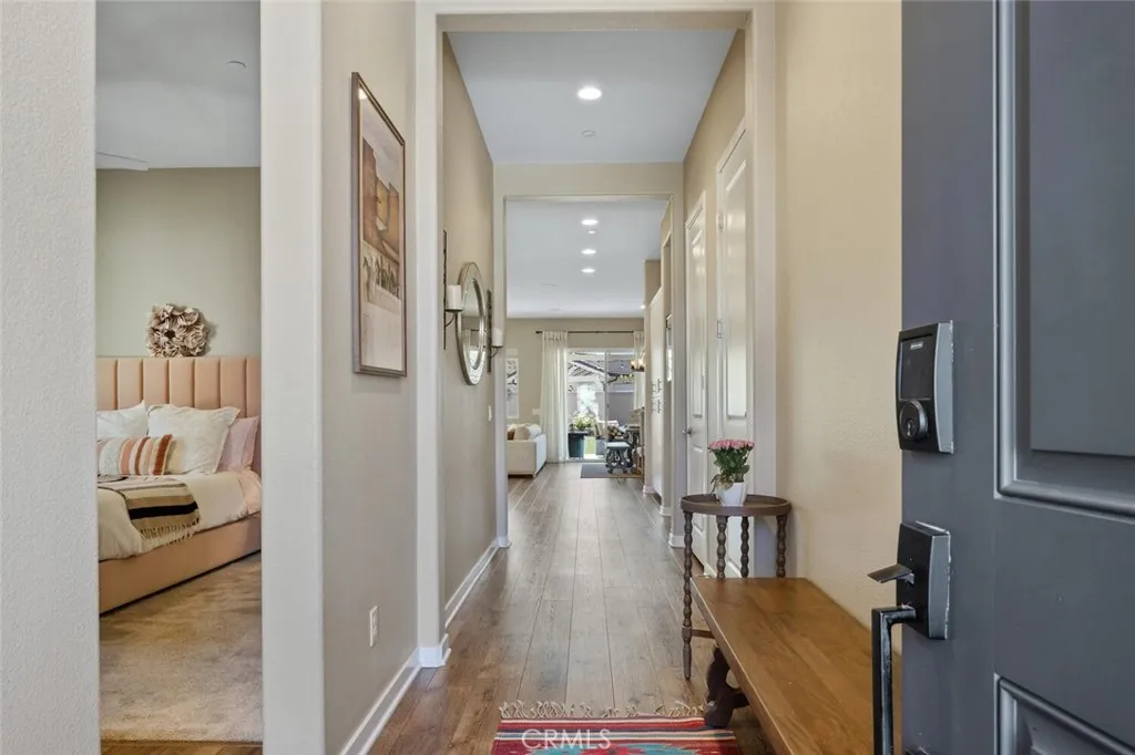 28816 Sedge Lane, Saugus, California 91350 home-pic-5