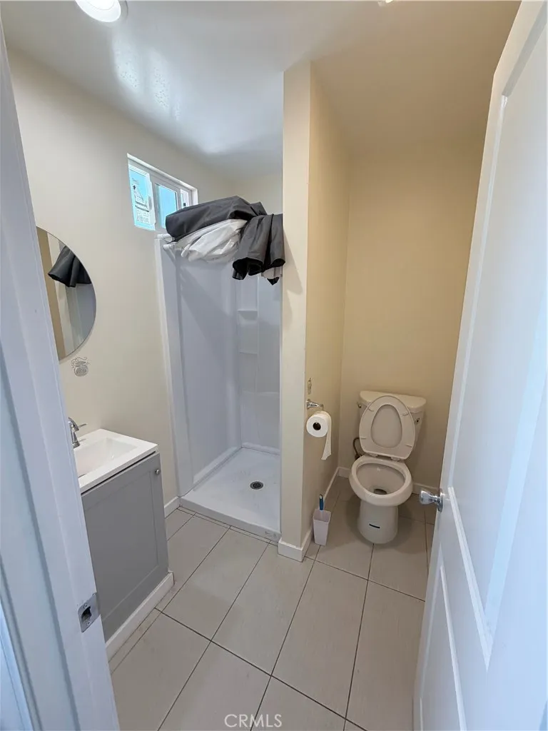 8118 Gentry Avenue, North Hollywood, California 91605 home-pic-42