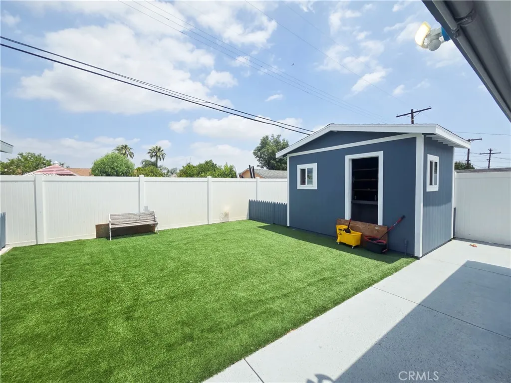 8118 Gentry Avenue, North Hollywood, California 91605 home-pic-32