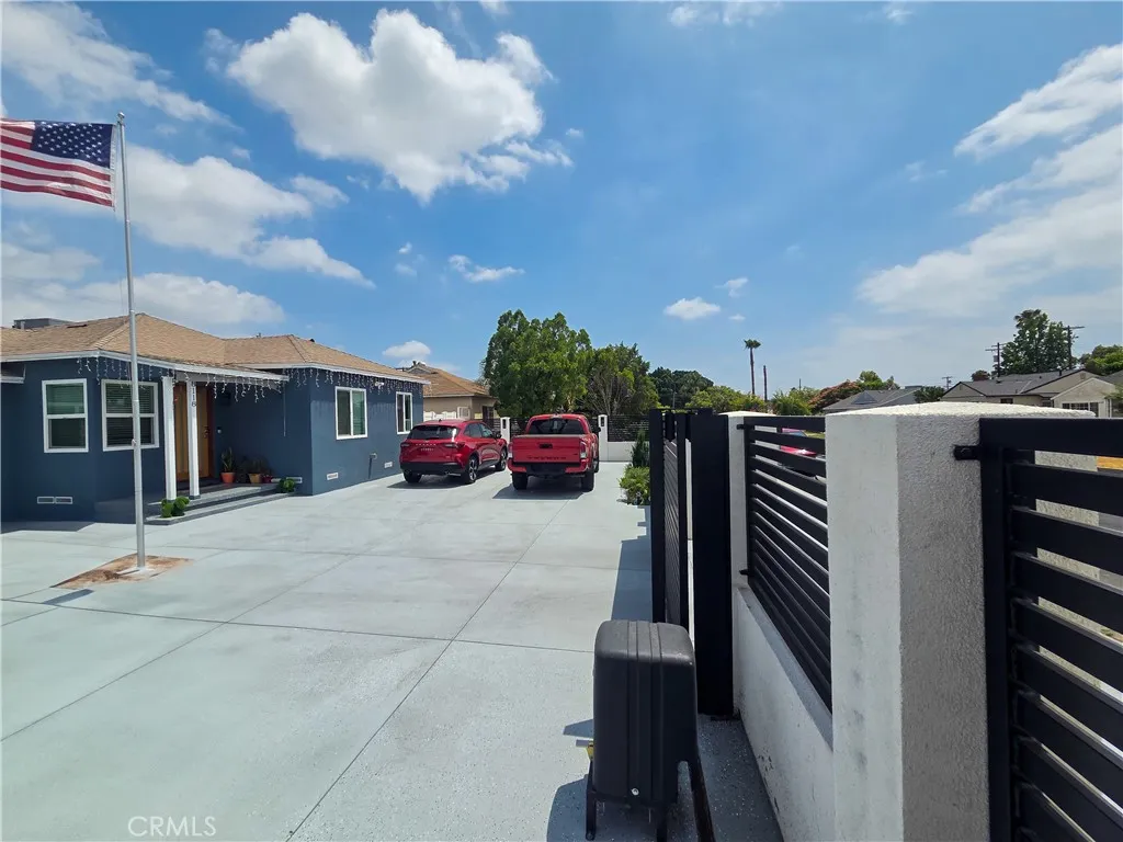 8118 Gentry Avenue, North Hollywood, California 91605 home-pic-27