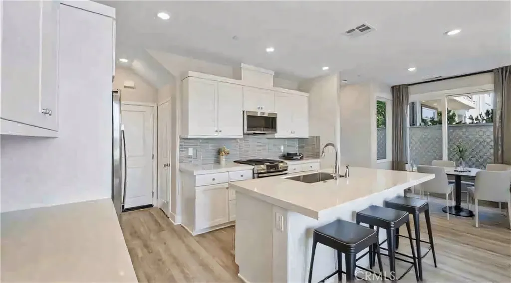 442 Lobata, Irvine, California 92618 home-pic-1