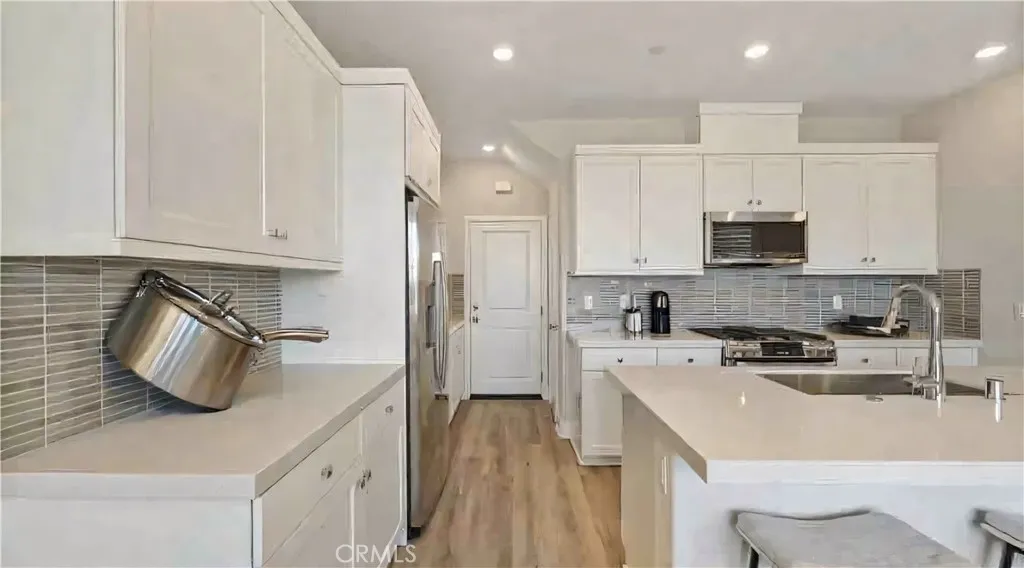 442 Lobata, Irvine, California 92618 home-pic-4