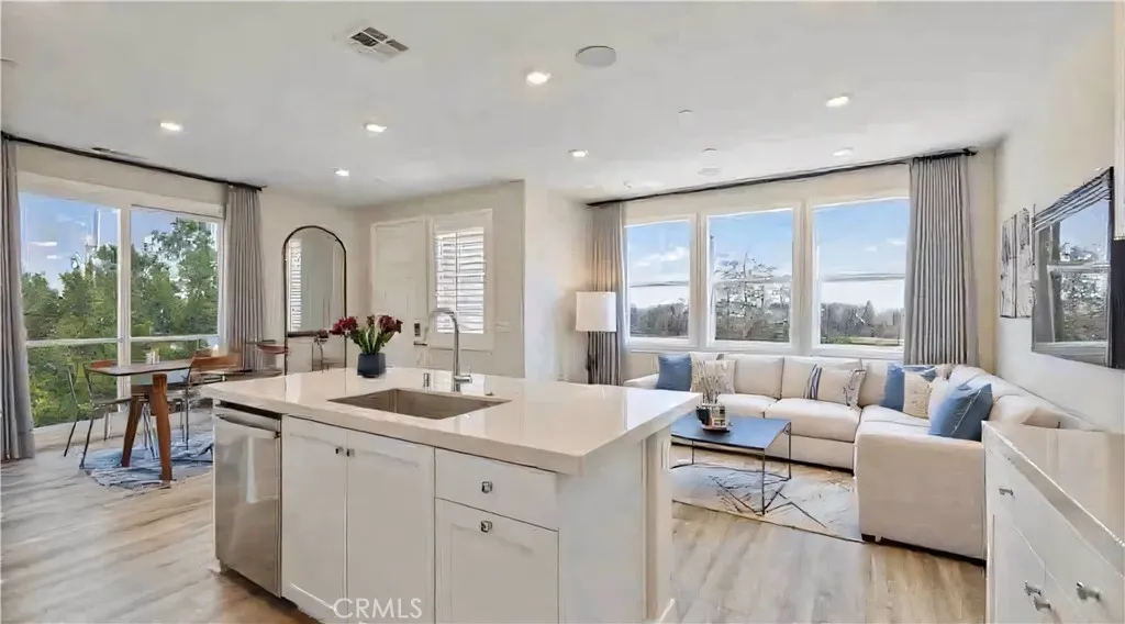 442 Lobata, Irvine, California 92618 home-pic-3