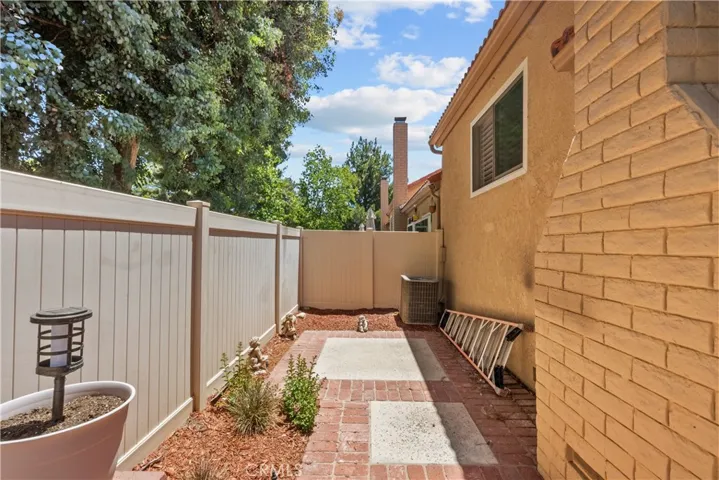 26337 Rainbow Glen Drive 244, Newhall, California 91321