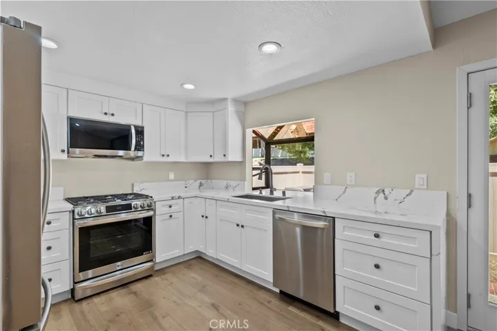 26337 Rainbow Glen Drive 244, Newhall, California 91321