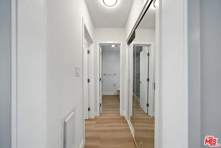 305 San Vicente Boulevard 104, Santa Monica, California 90402