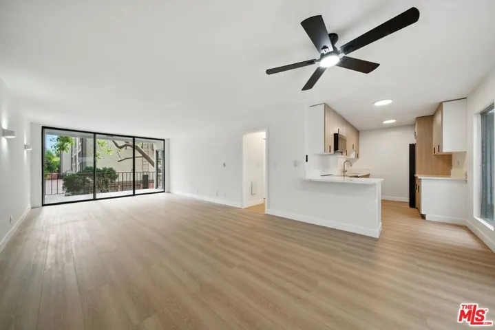 305 San Vicente Boulevard 104, Santa Monica, California 90402