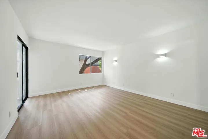 305 San Vicente Boulevard 104, Santa Monica, California 90402