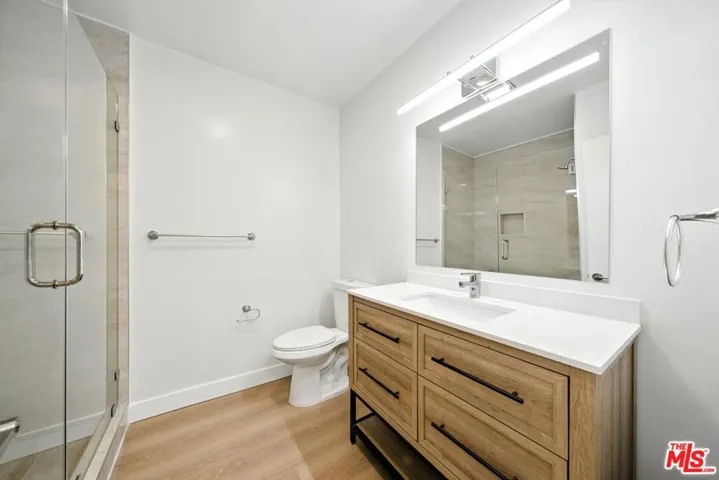 305 San Vicente Boulevard 104, Santa Monica, California 90402