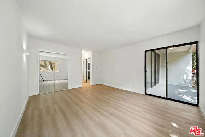 305 San Vicente Boulevard 104, Santa Monica, California 90402