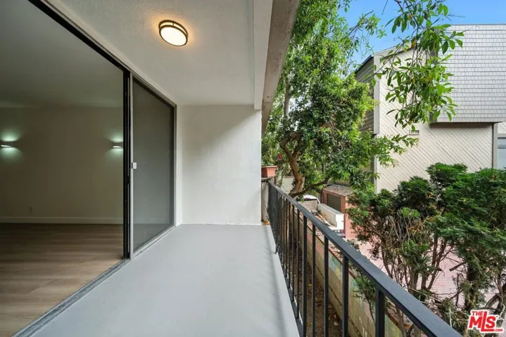 305 San Vicente Boulevard 104, Santa Monica, California 90402