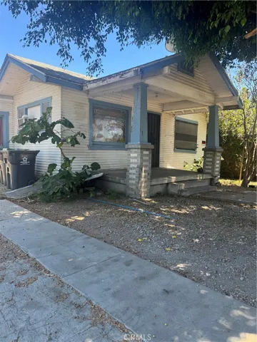 1901 S Broadway, Santa Ana, California 92707