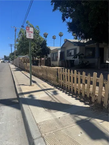1901 S Broadway, Santa Ana, California 92707