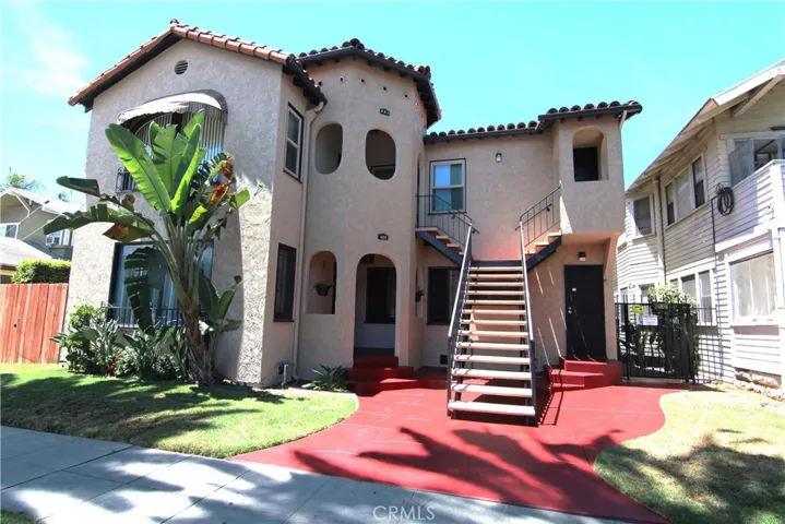 431 Olive Ave, Entire Top floor (both doors are to your apt)