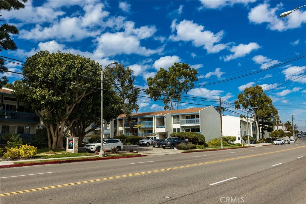 603 S Prospect Avenue 305, Redondo Beach, California 90277 home-pic-23