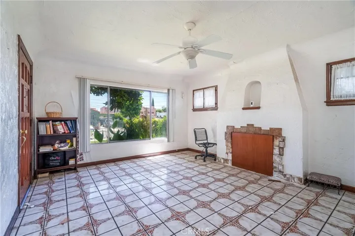 2439 California Street, Walnut Park, California 90255