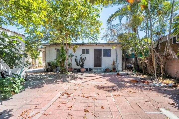 2439 California Street, Walnut Park, California 90255