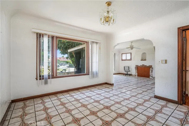 2439 California Street, Walnut Park, California 90255
